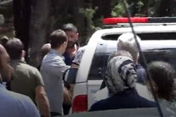 Gazeteciye tekmeli yumruklu saldırı